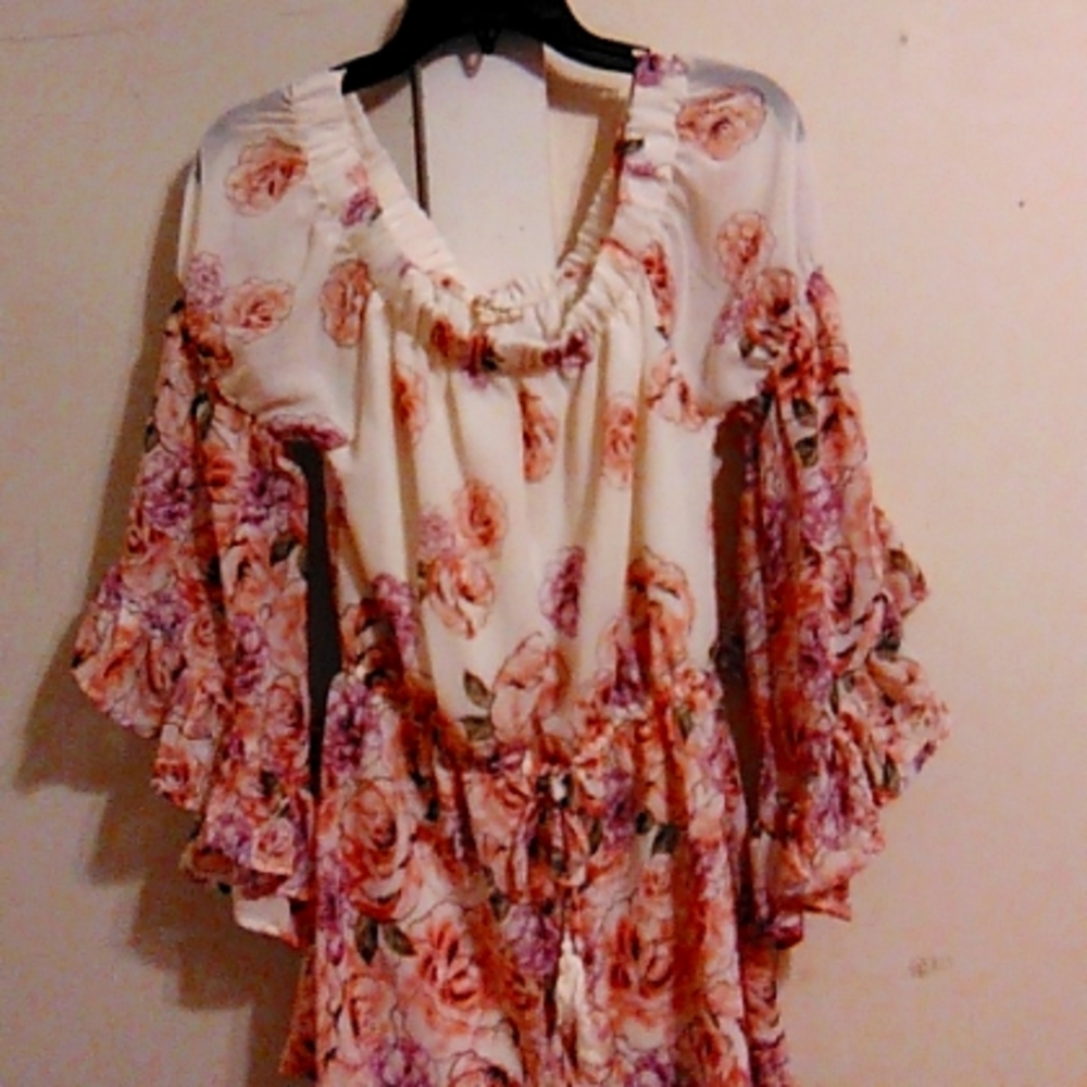 Blush size medium floral jumper